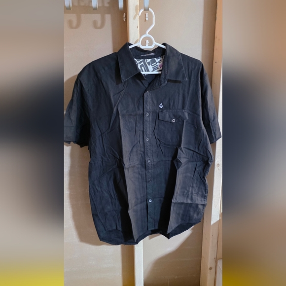 Volcom Men's Black Short Sleeve Shirt - Picture 1 of 6